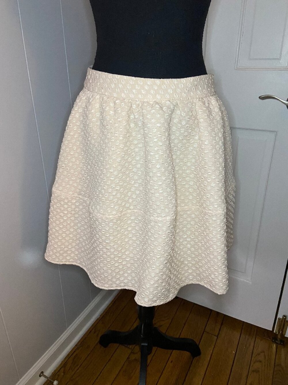 EXPRESS Women Light Pink Textured Above The Knee A-Line Flare Skirt Size M
